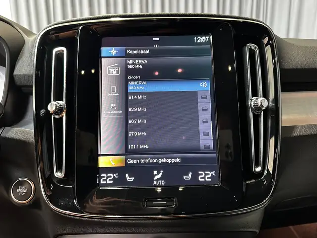 Volvo XC40 view 15