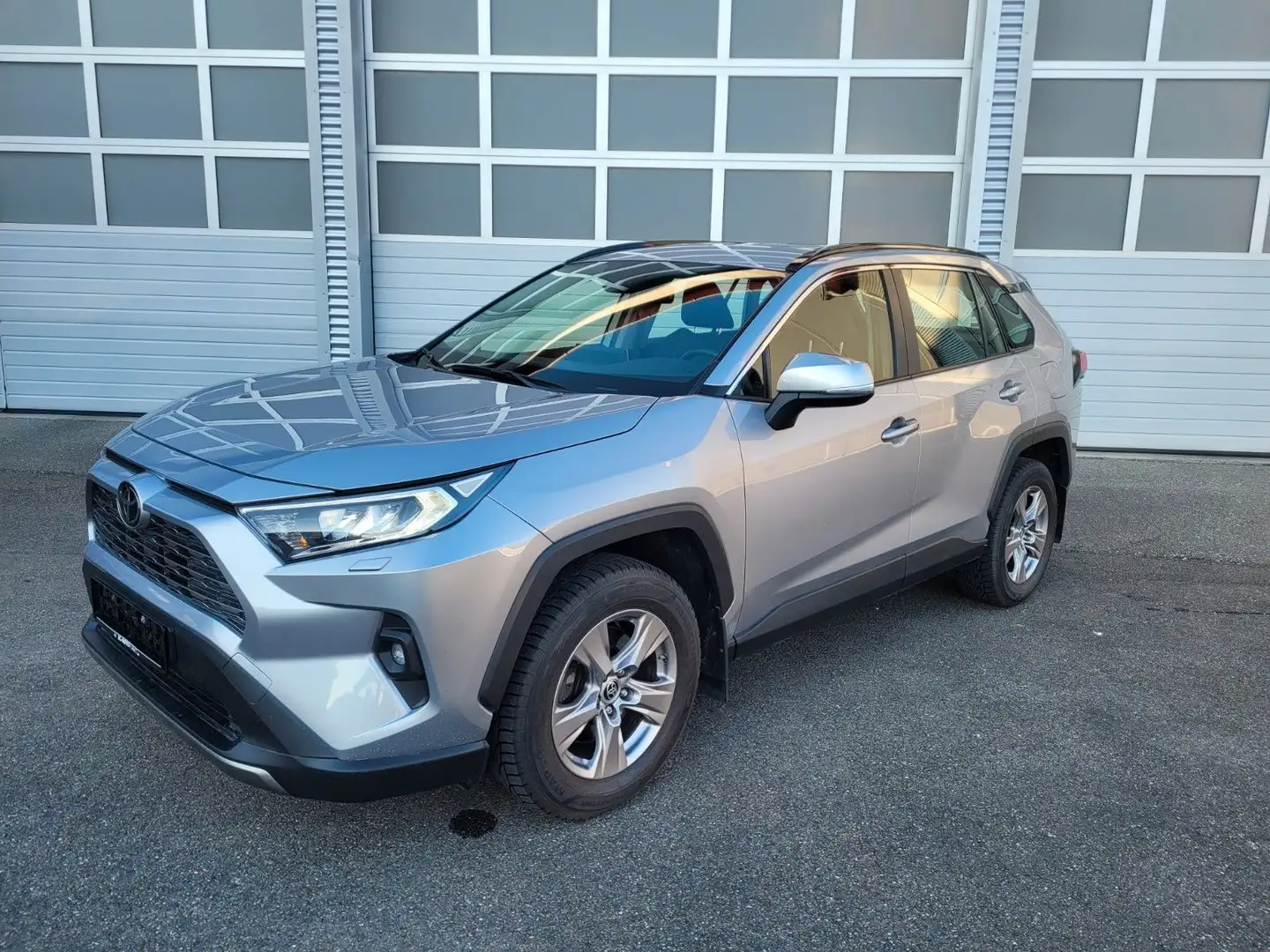 Toyota RAV 4 Comfort, ACC, LED, Virtual, 4x4, Garantie Silber - 1