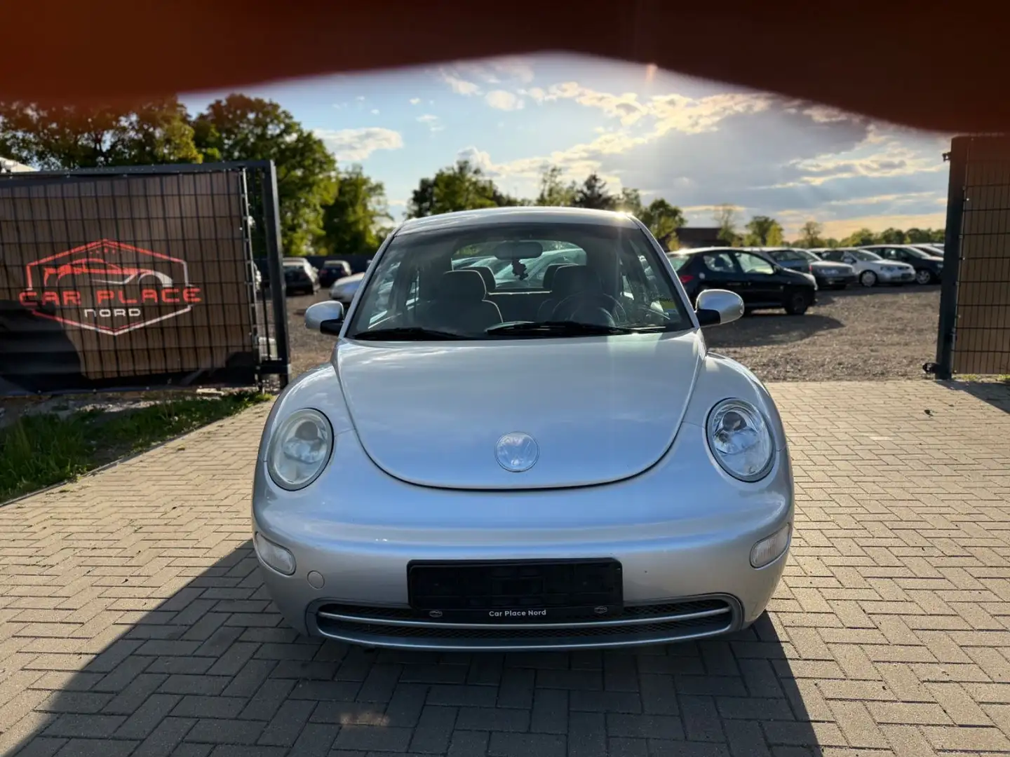 Volkswagen New Beetle 2.0  AUTOMATIK/TÜV/KLIMAANLAGE Silber - 2