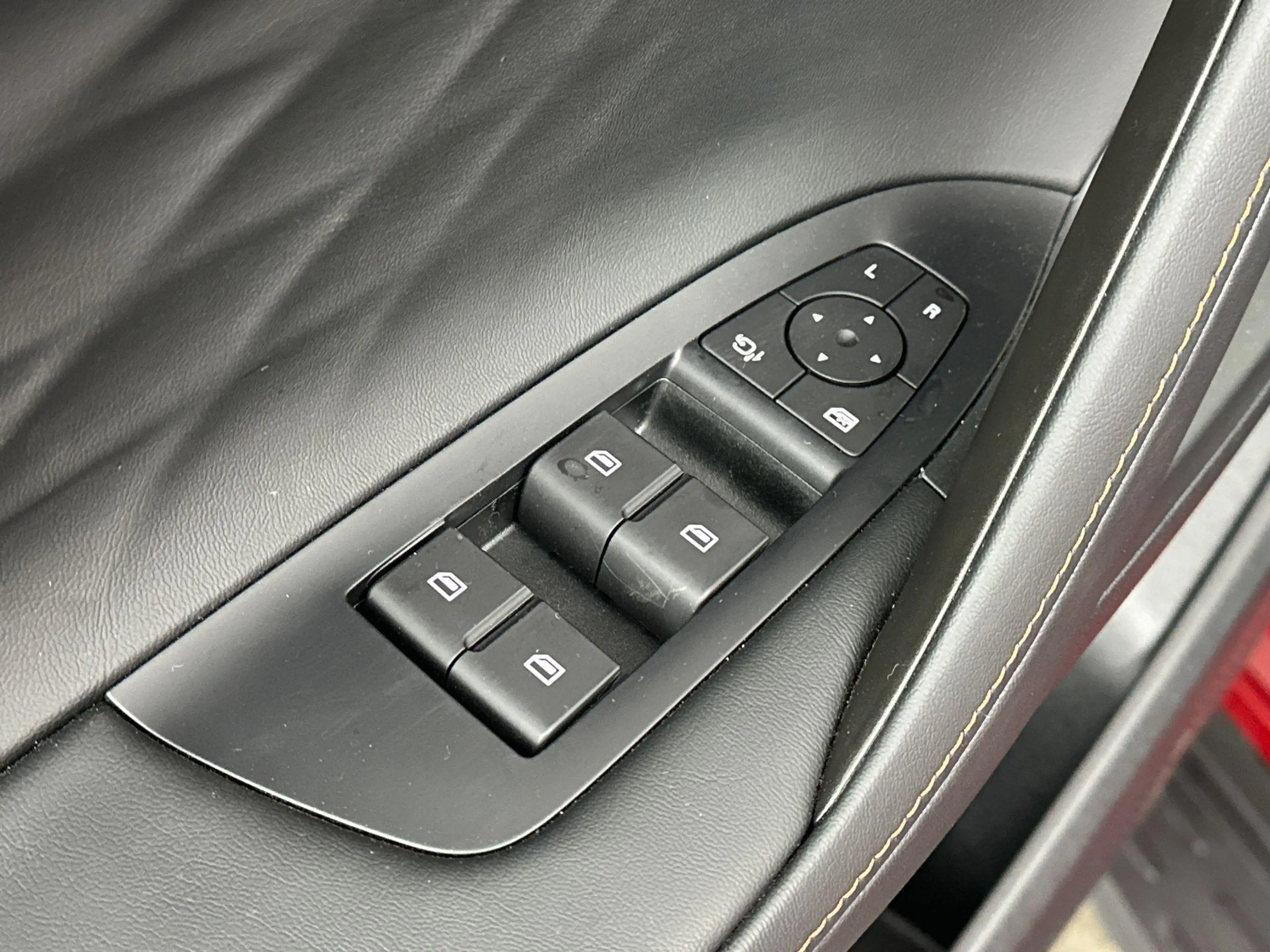 MG HS 1.5T PHEV Luxury Madness Edition | Stoel verwarmin — photo 13