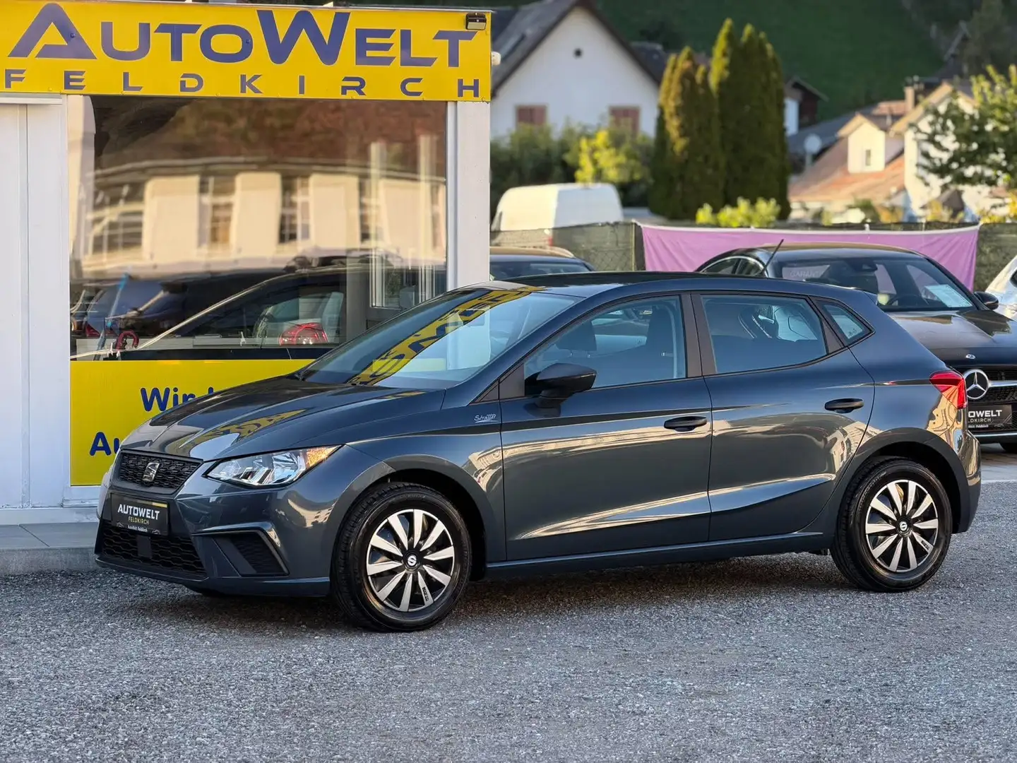 SEAT Ibiza Reference *TOP ZUSTAND *80PS *PARKSENSOR*TEMPOMAT Grau - 1