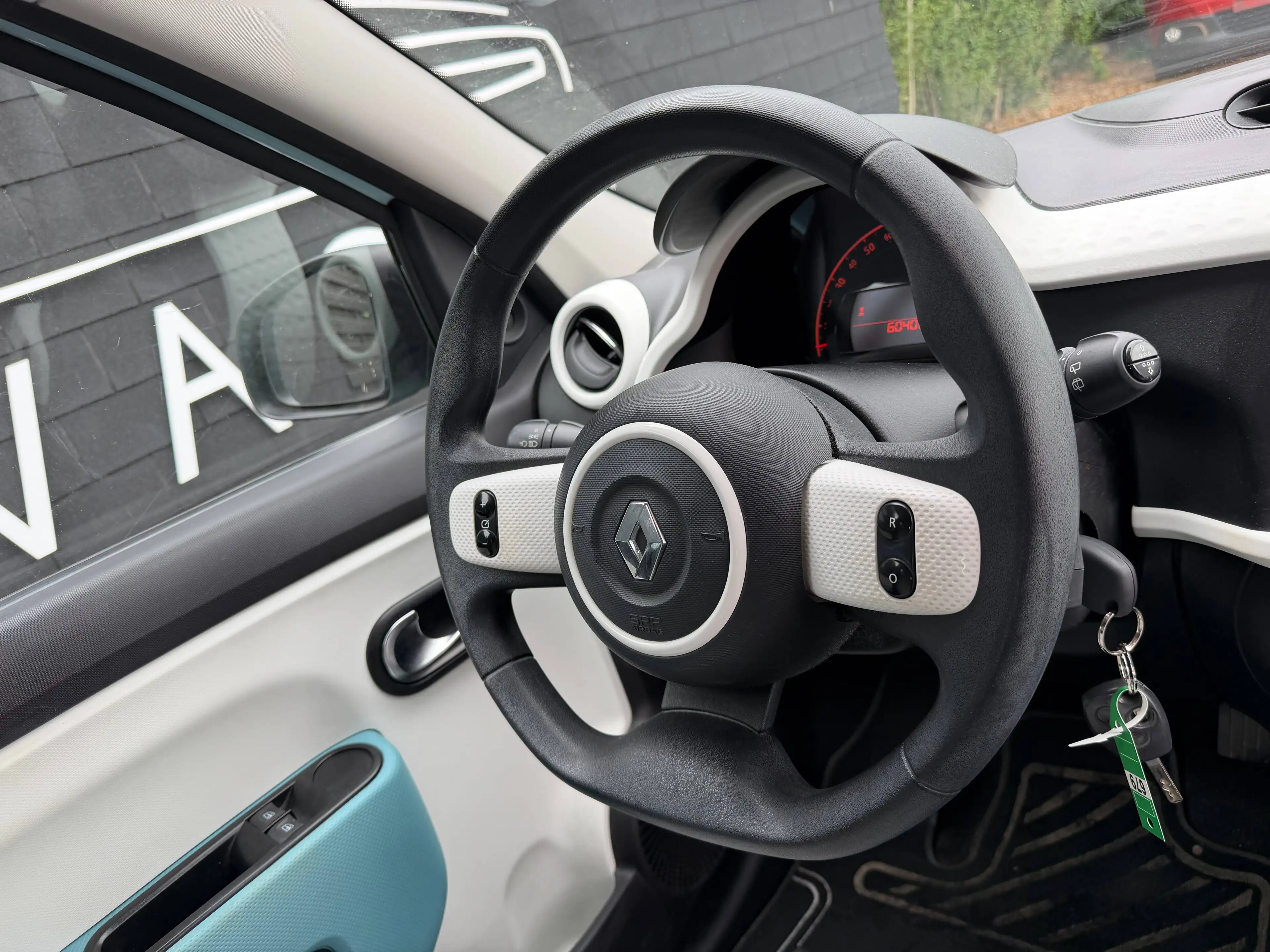 Renault Twingo 1.0i SCe+GARANTIE 1 AN+EURO 6B+CARNET COMPLET — photo 13