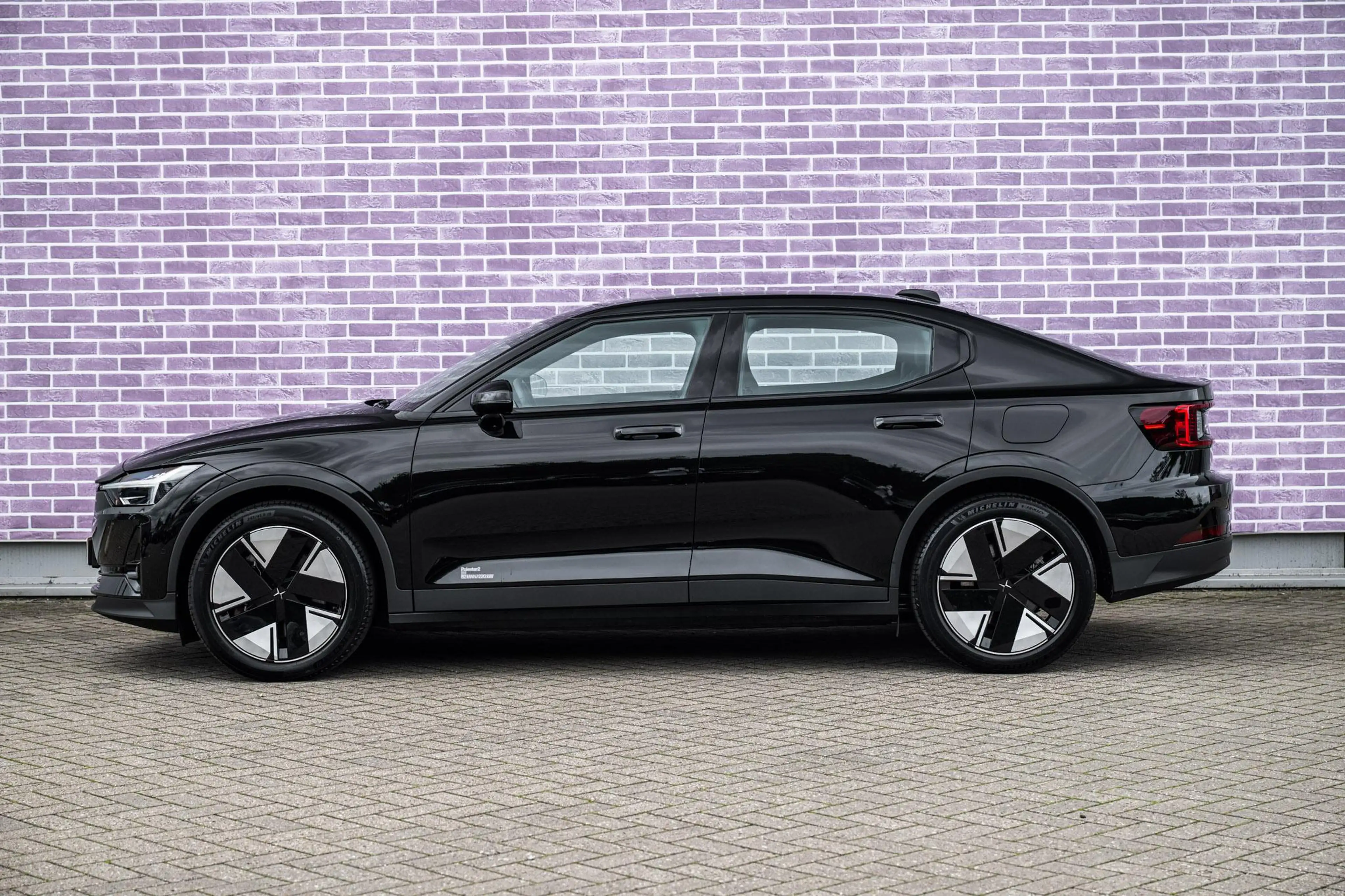 Polestar 2 Long Range Single Motor Plus 82 kWh — photo 4