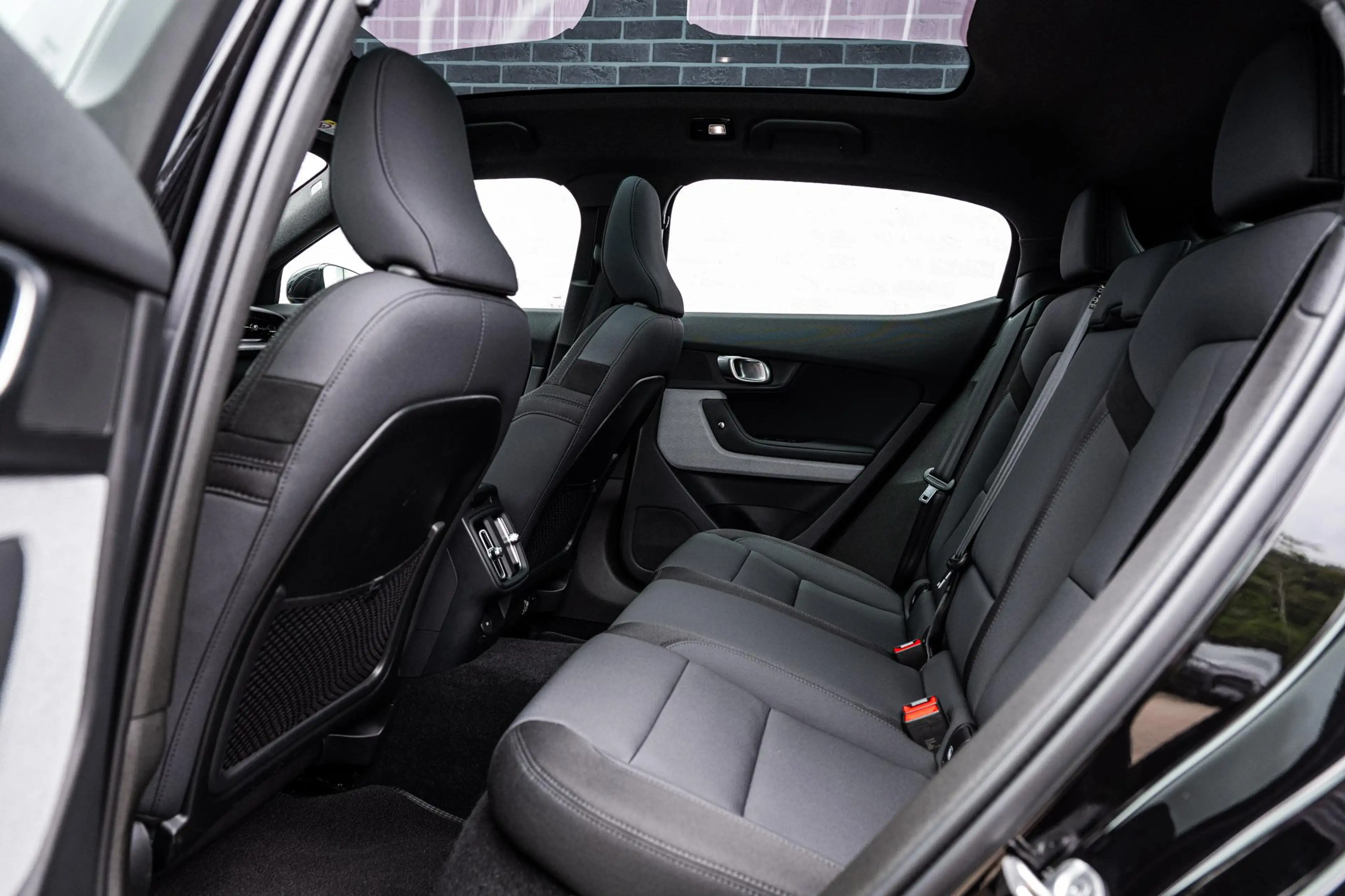 Polestar 2 Long Range Single Motor Plus 82 kWh — photo 8