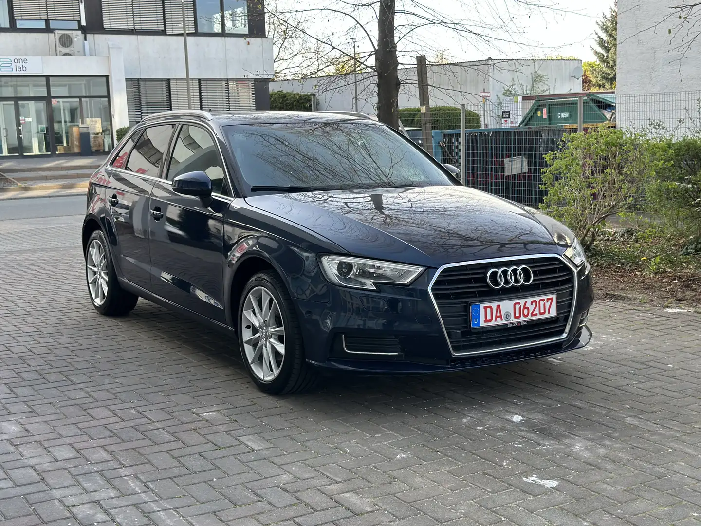 Audi A3 design/Xenon/PDCx2/Klima.A/Sitz-H/BT-Aud/Navi Blau - 1