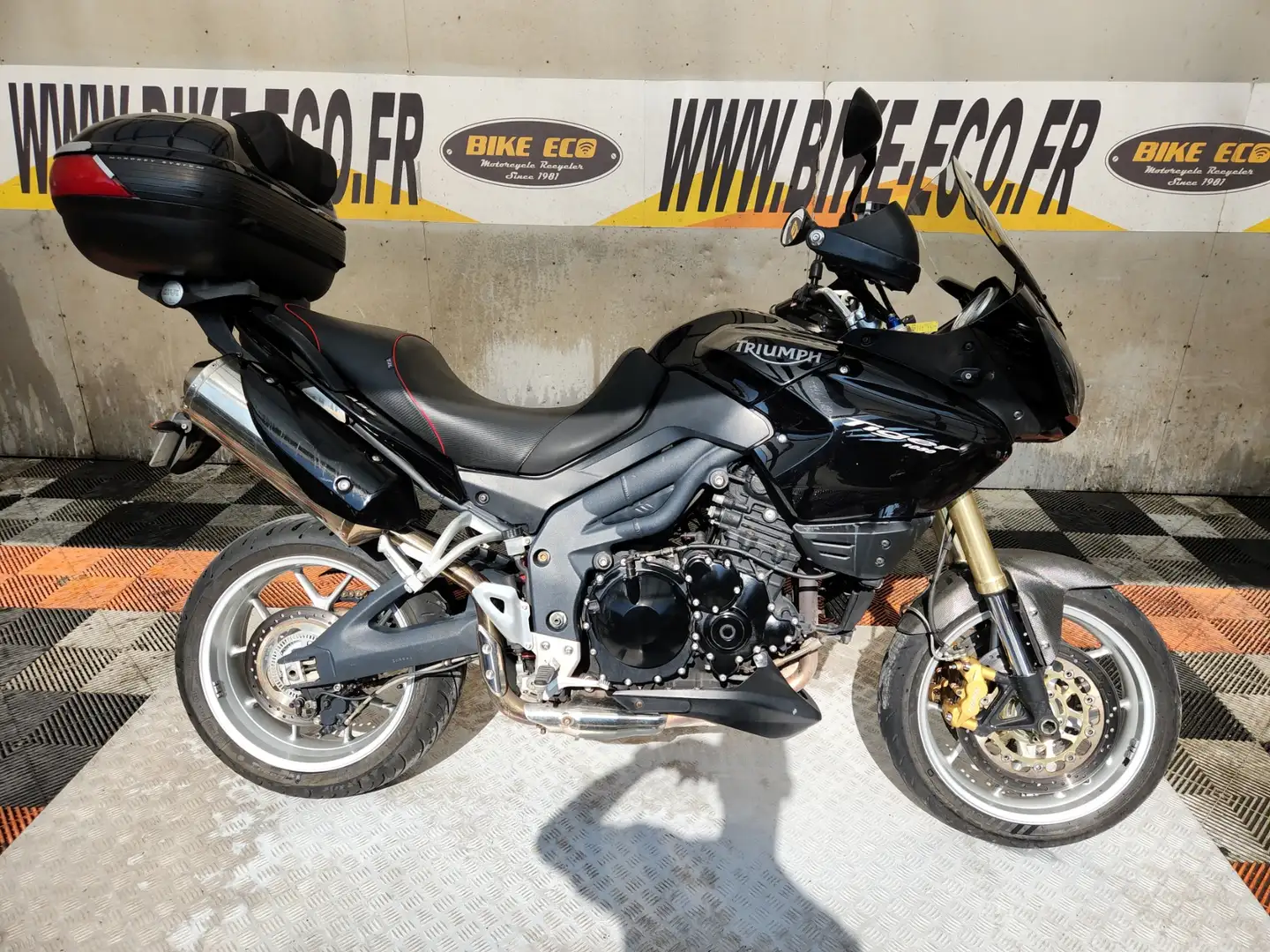 Triumph Tiger 1050 Schwarz - 1
