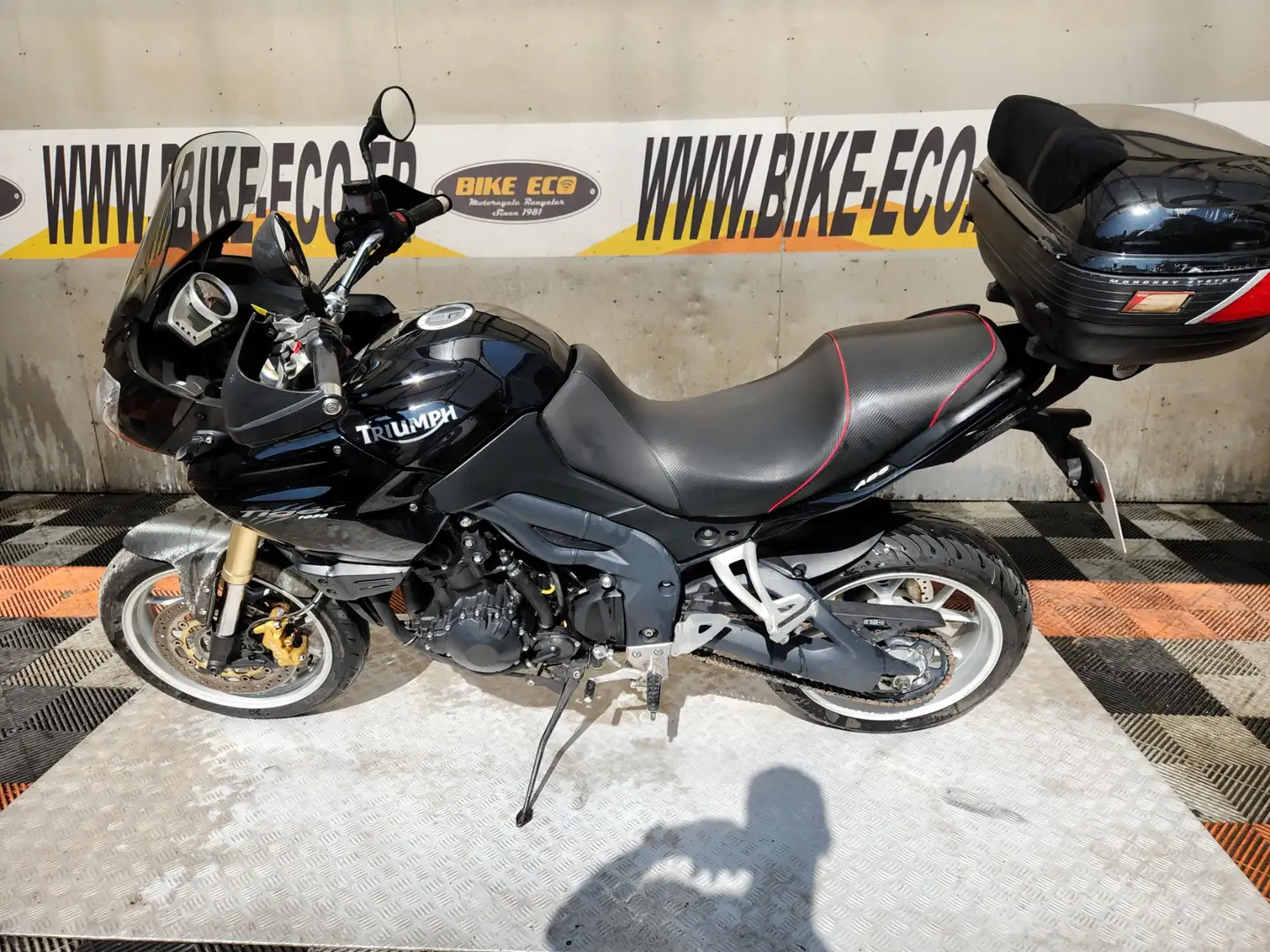Triumph Tiger 1050 Schwarz - 2