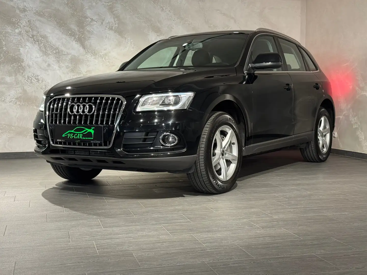 Audi Q5 2.0 TDI Quattro**S-tronic**Erstbesitz**AHK** Schwarz - 2
