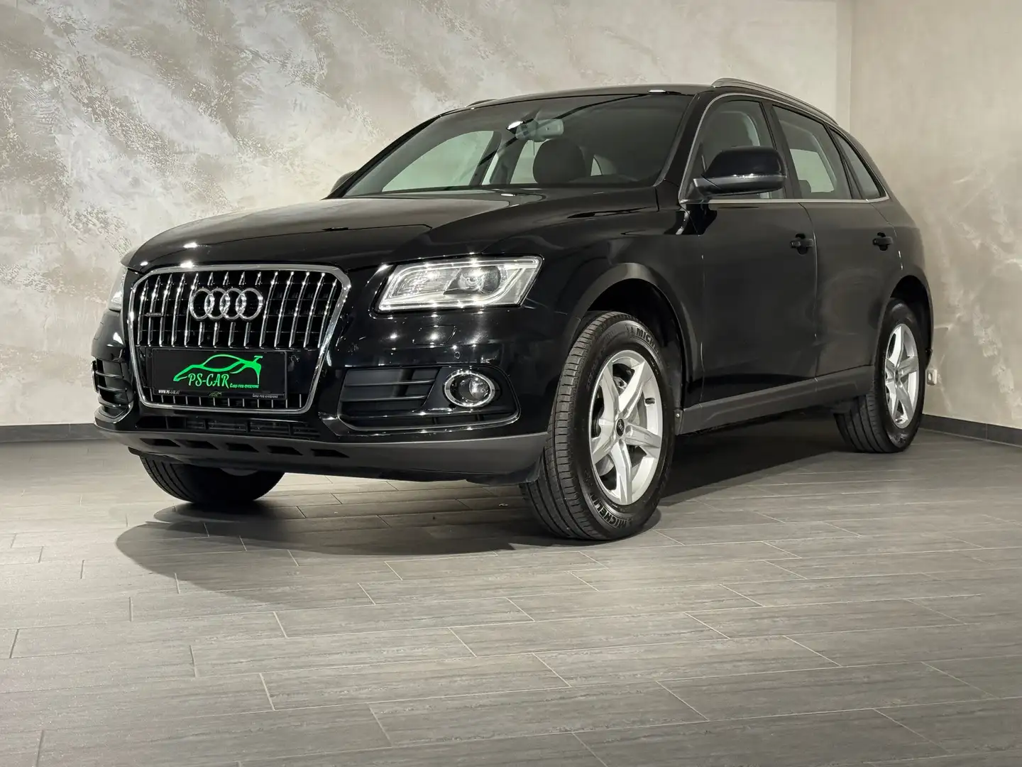 Audi Q5 2.0 TDI Quattro**S-tronic**Erstbesitz**AHK** Schwarz - 1