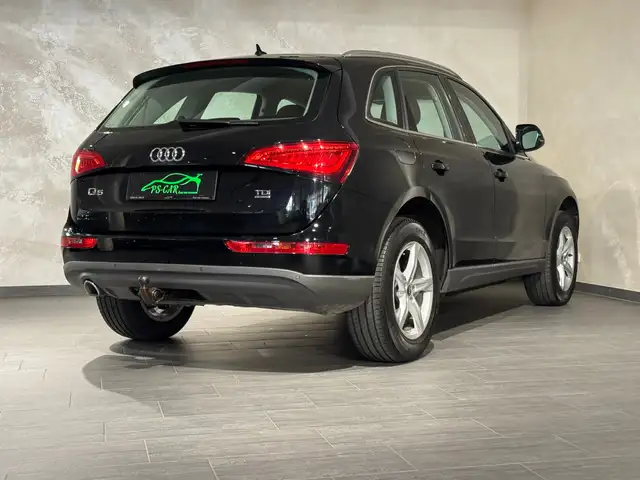 Audi Q5 view 10