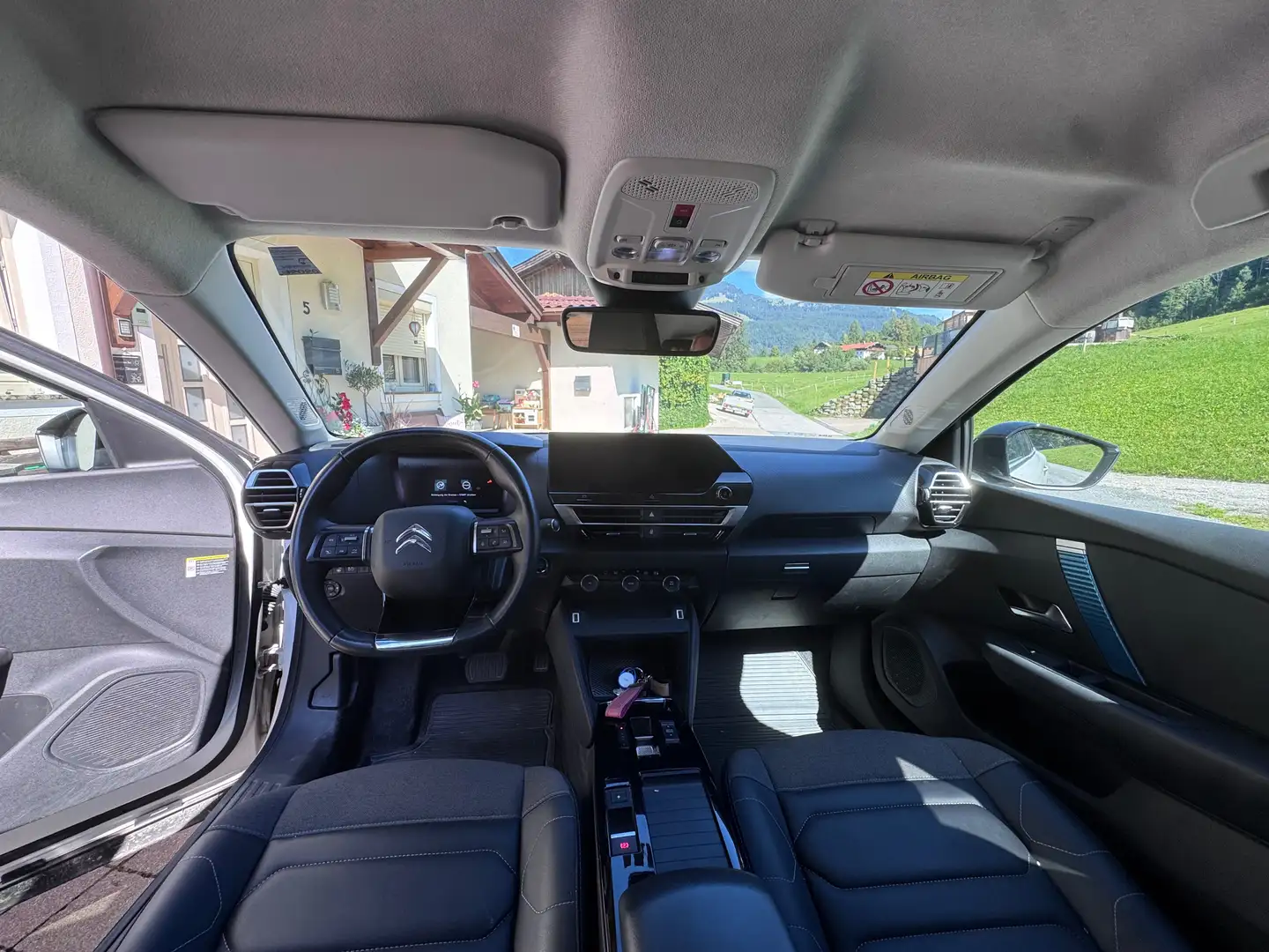 Citroen C4 e-C4 136 50kWh Shine Shine Weiß - 1