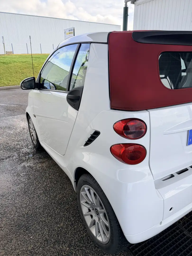 smart forTwo Cabrio 1.0 71ch Passion Blanc - 2