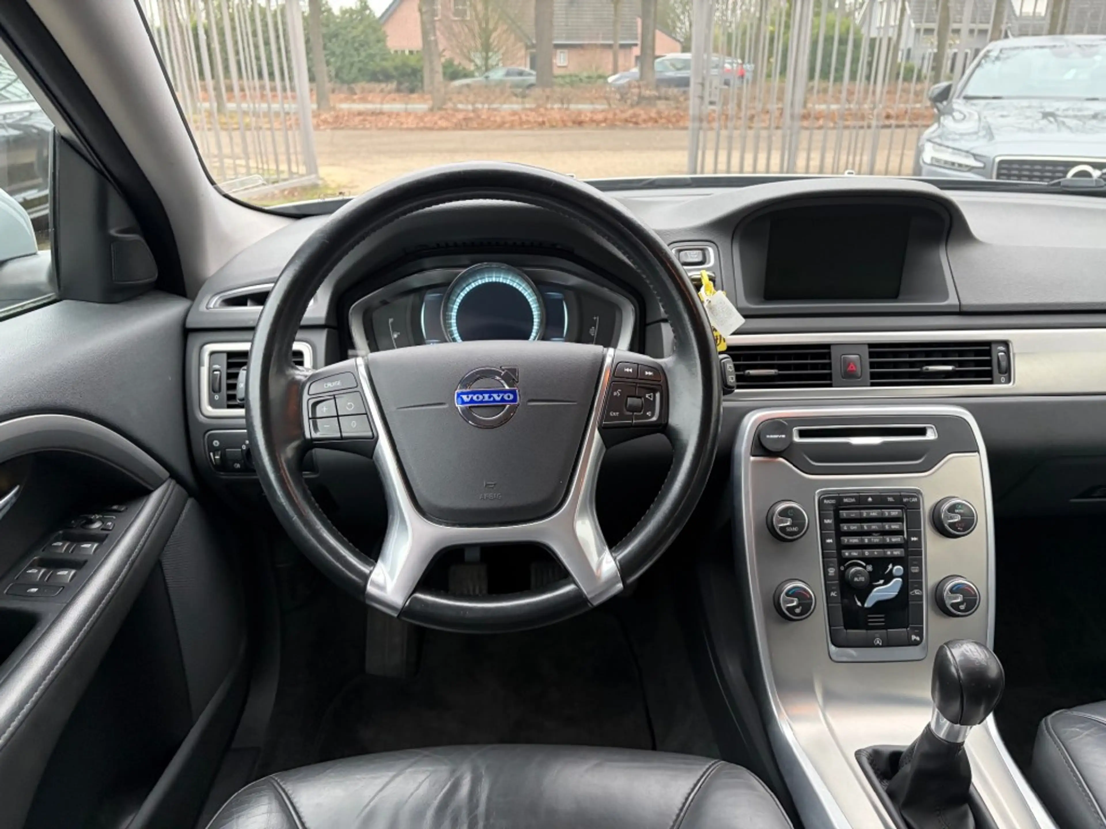 Volvo V70 1.6 T4 Nordic+ — photo 8