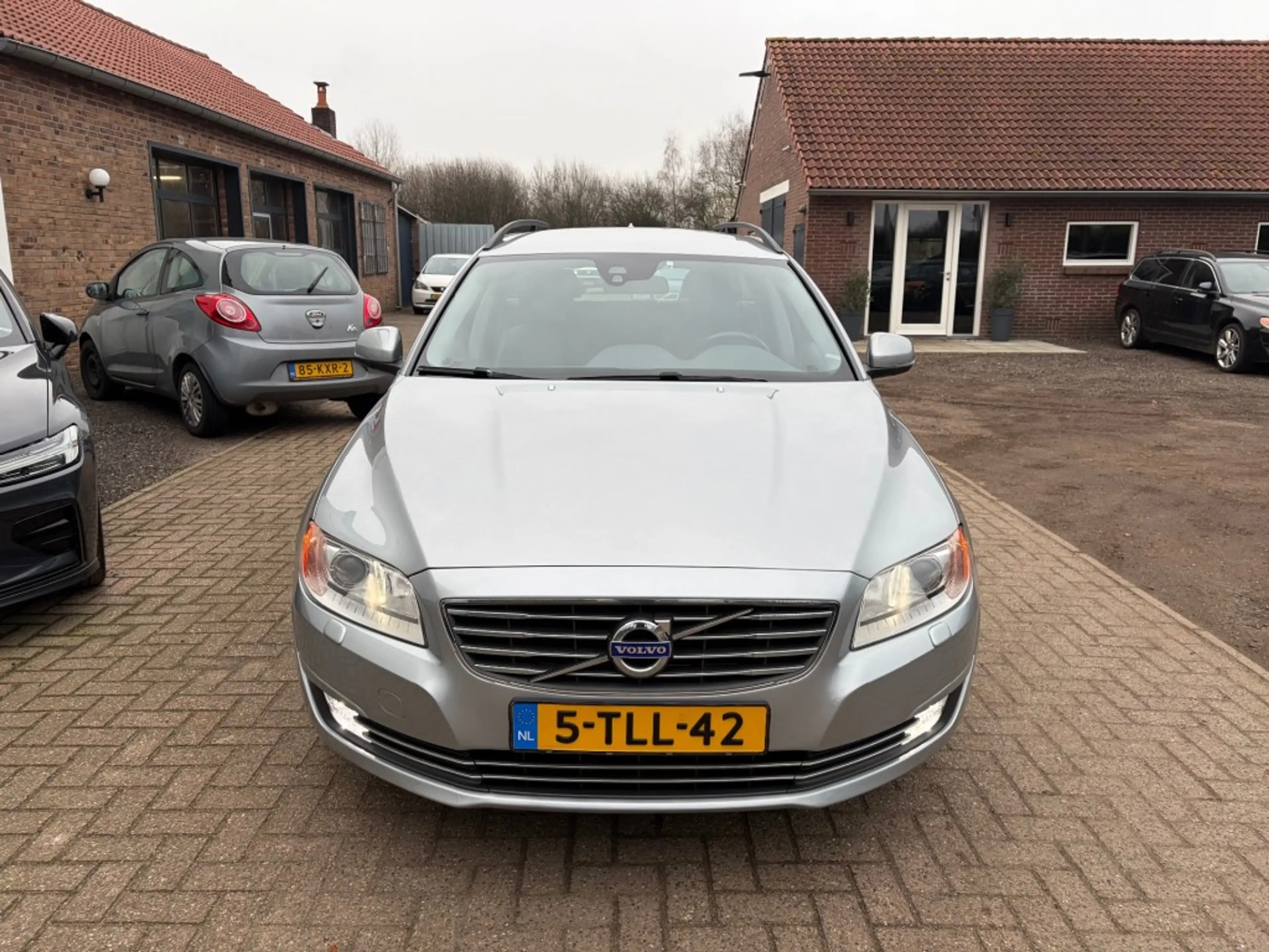 Volvo V70 1.6 T4 Nordic+ — photo 3