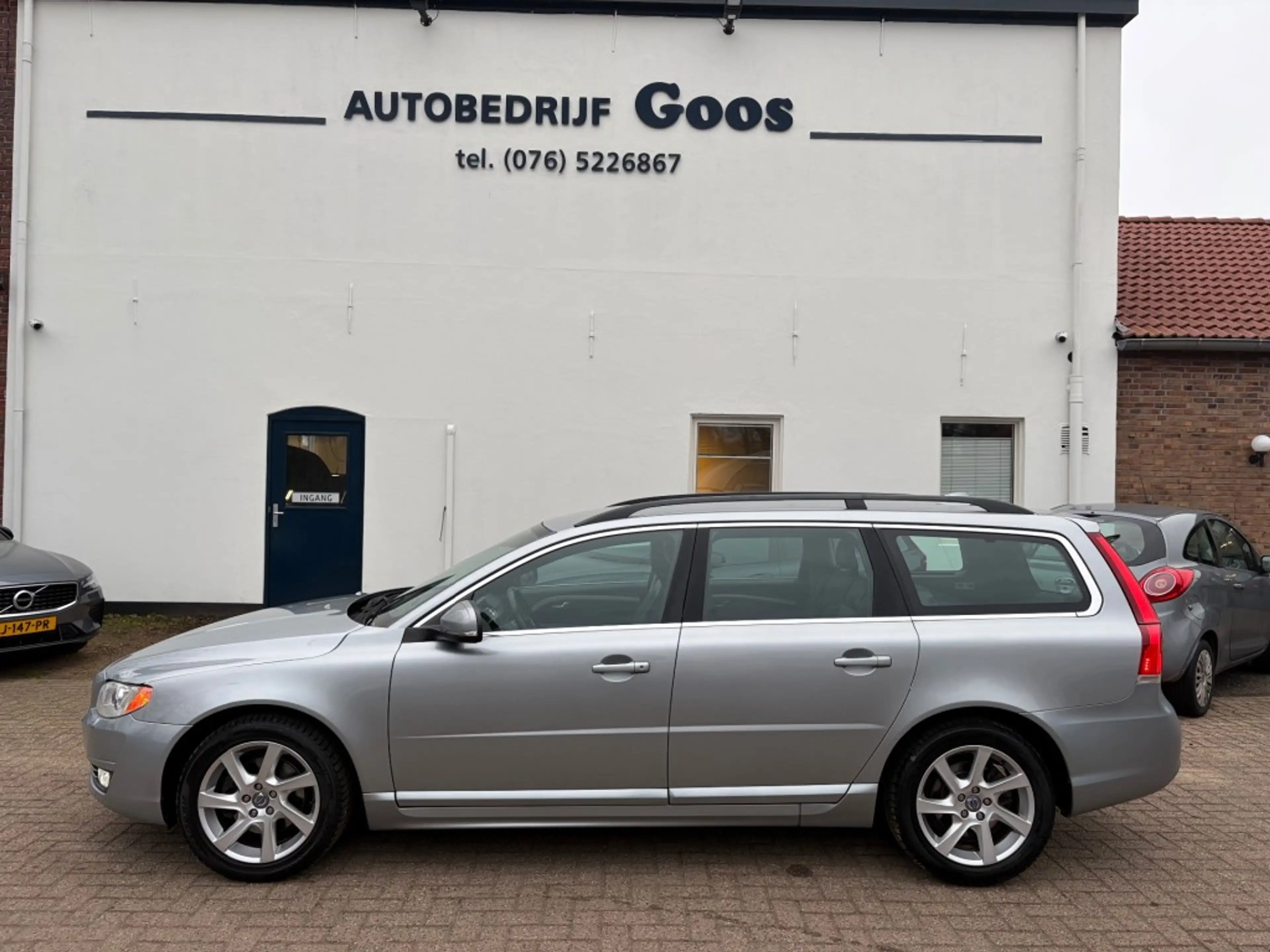 Volvo V70 1.6 T4 Nordic+ — photo 2