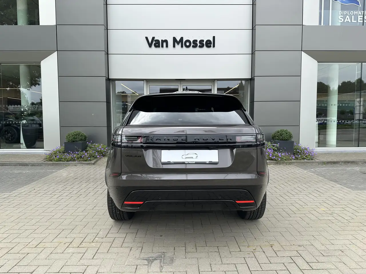 Land Rover Range Rover Velar 2026 — фото 6