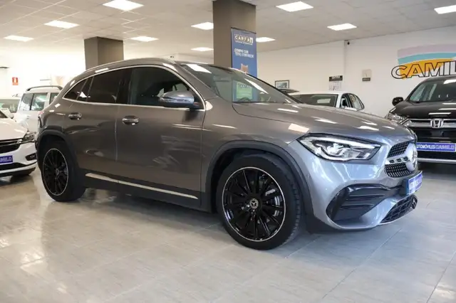 Mercedes-Benz GLA 200 200d 8G-DCT