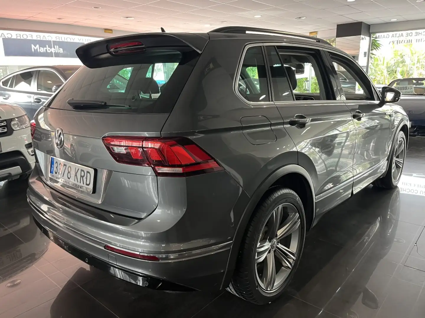 Volkswagen Tiguan 2.0TDI Sound R-Line DSG Gris - 2