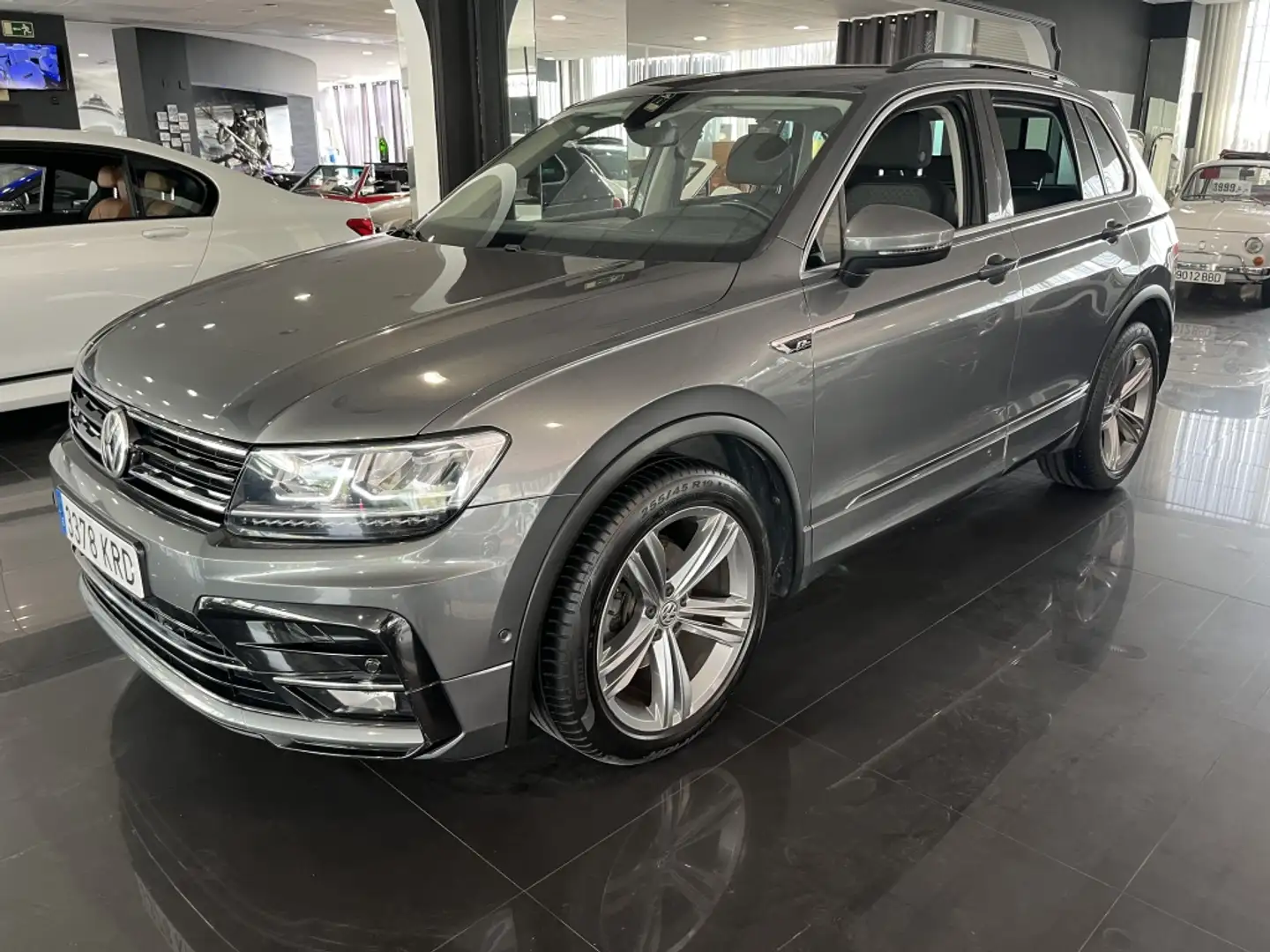Volkswagen Tiguan 2.0TDI Sound R-Line DSG Gris - 1