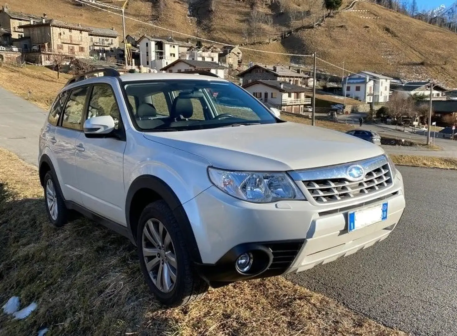 Subaru Forester 2.0 XS Exclusive Benzina Bílá - 1