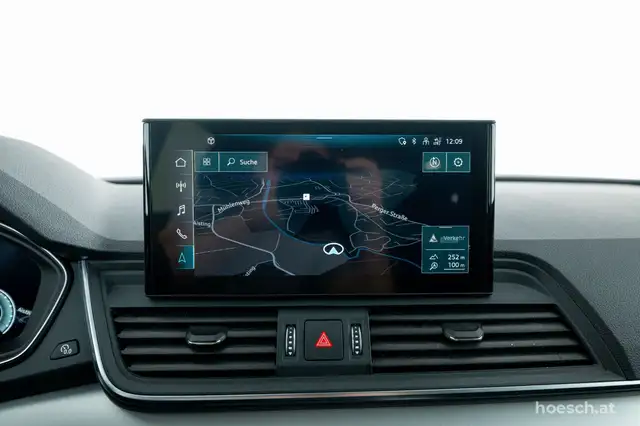 Audi Q5 view 14