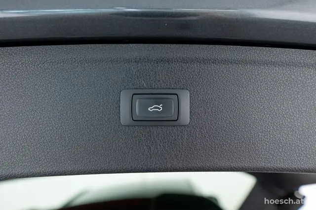 Audi Q5 view 10