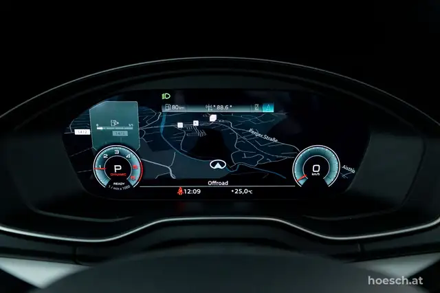 Audi Q5 view 13