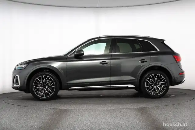 Audi Q5 view 3