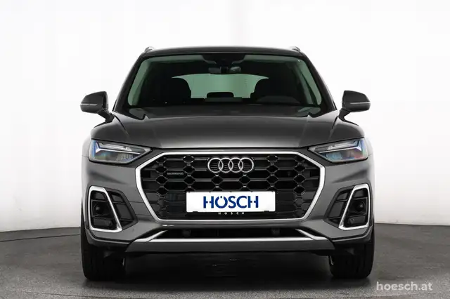 Audi Q5 view 2