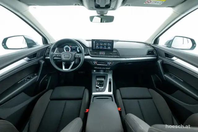Audi Q5 view 5