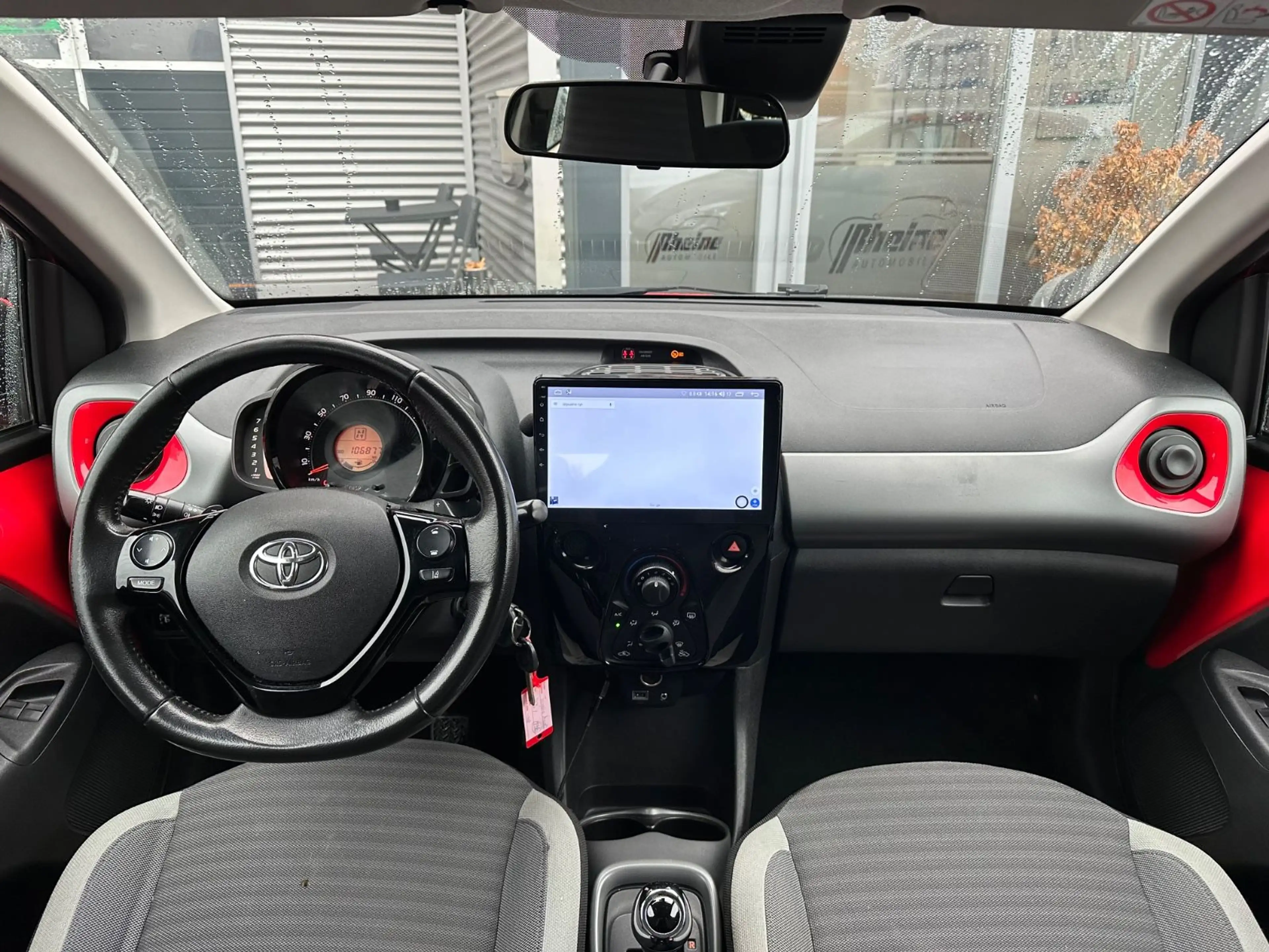 Toyota Aygo AYGO x-play*NAVI*KAMERA*LED*KLIMA* — photo 9