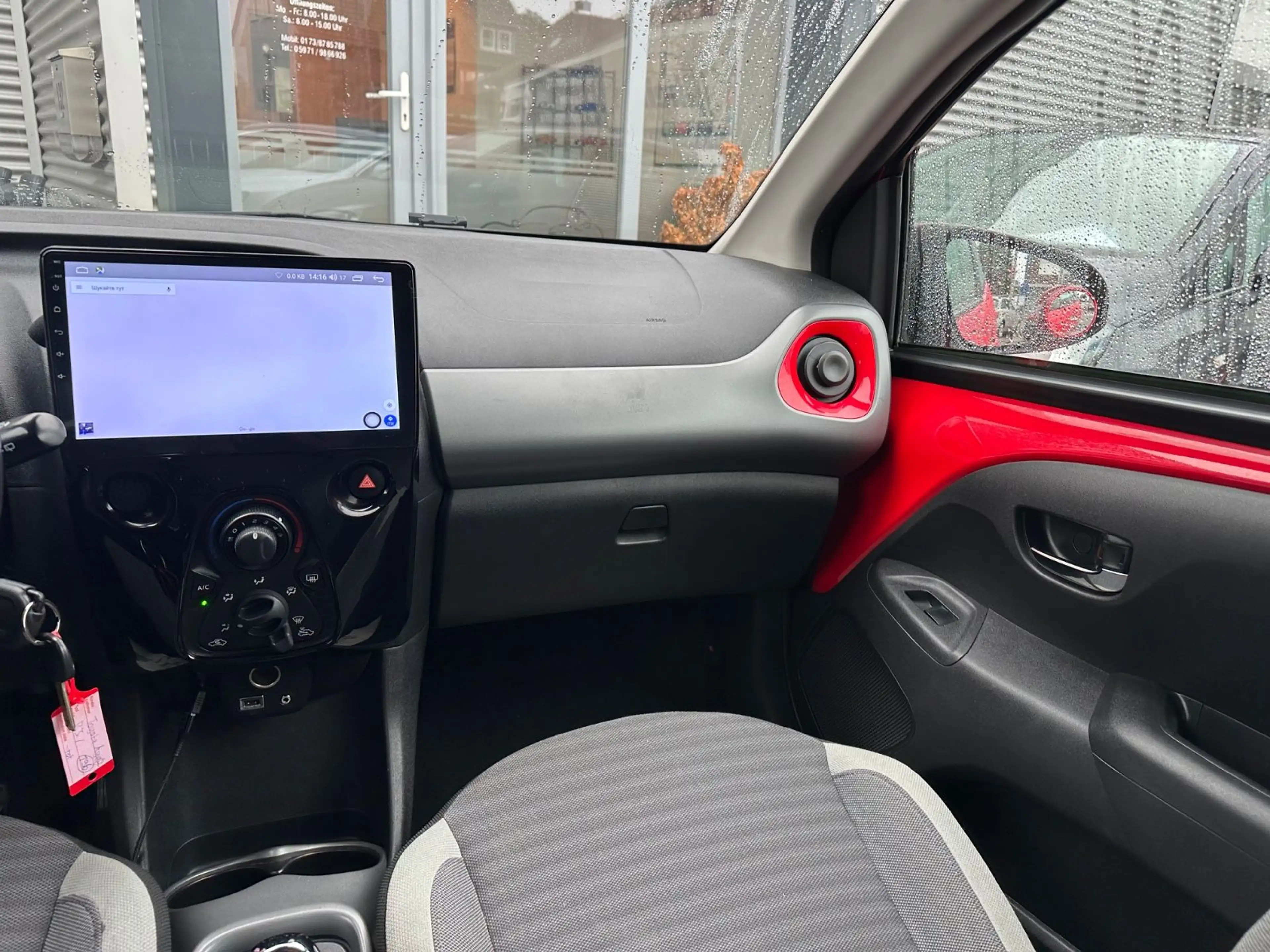 Toyota Aygo AYGO x-play*NAVI*KAMERA*LED*KLIMA* — photo 13