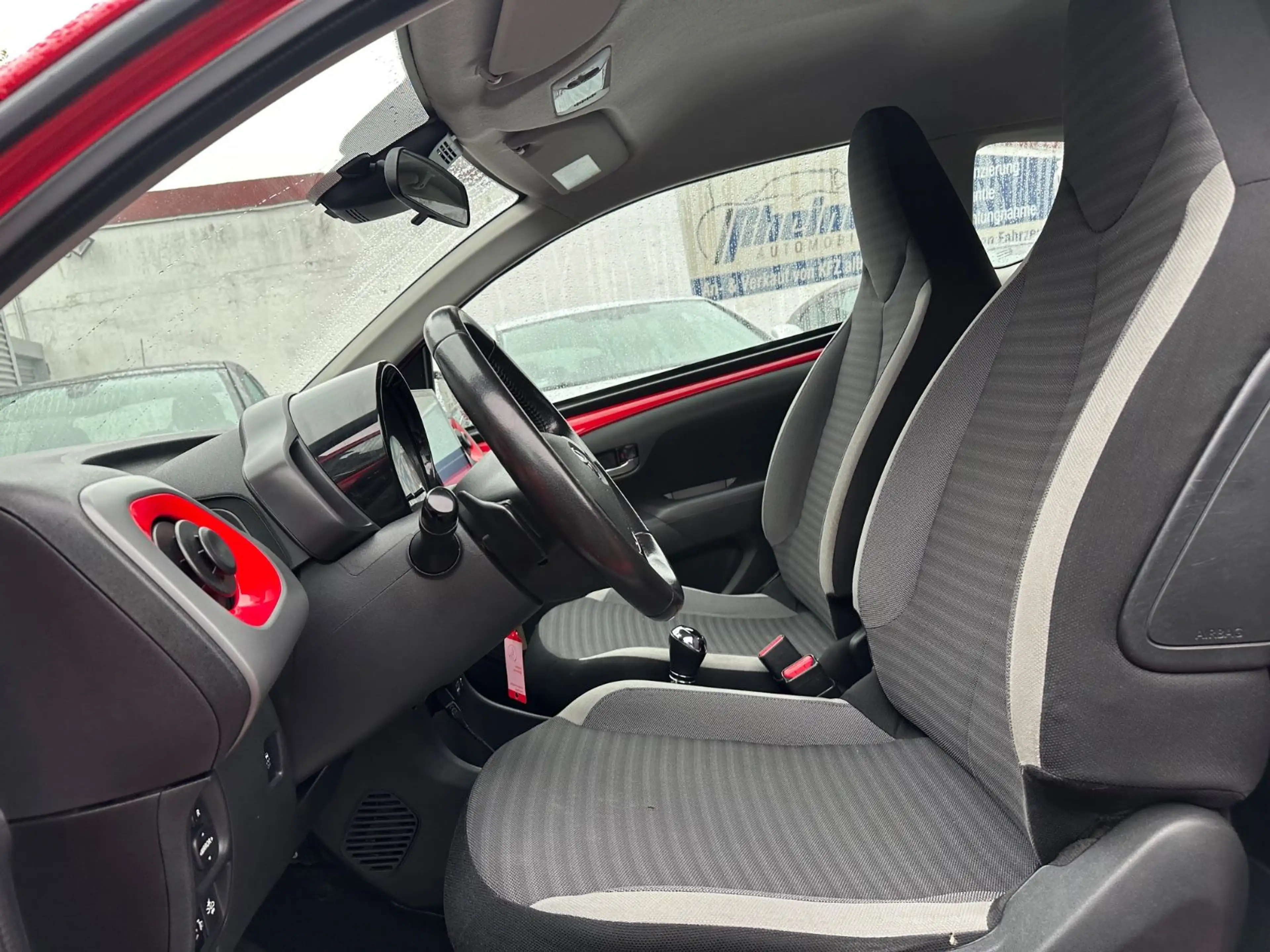 Toyota Aygo AYGO x-play*NAVI*KAMERA*LED*KLIMA* — photo 15