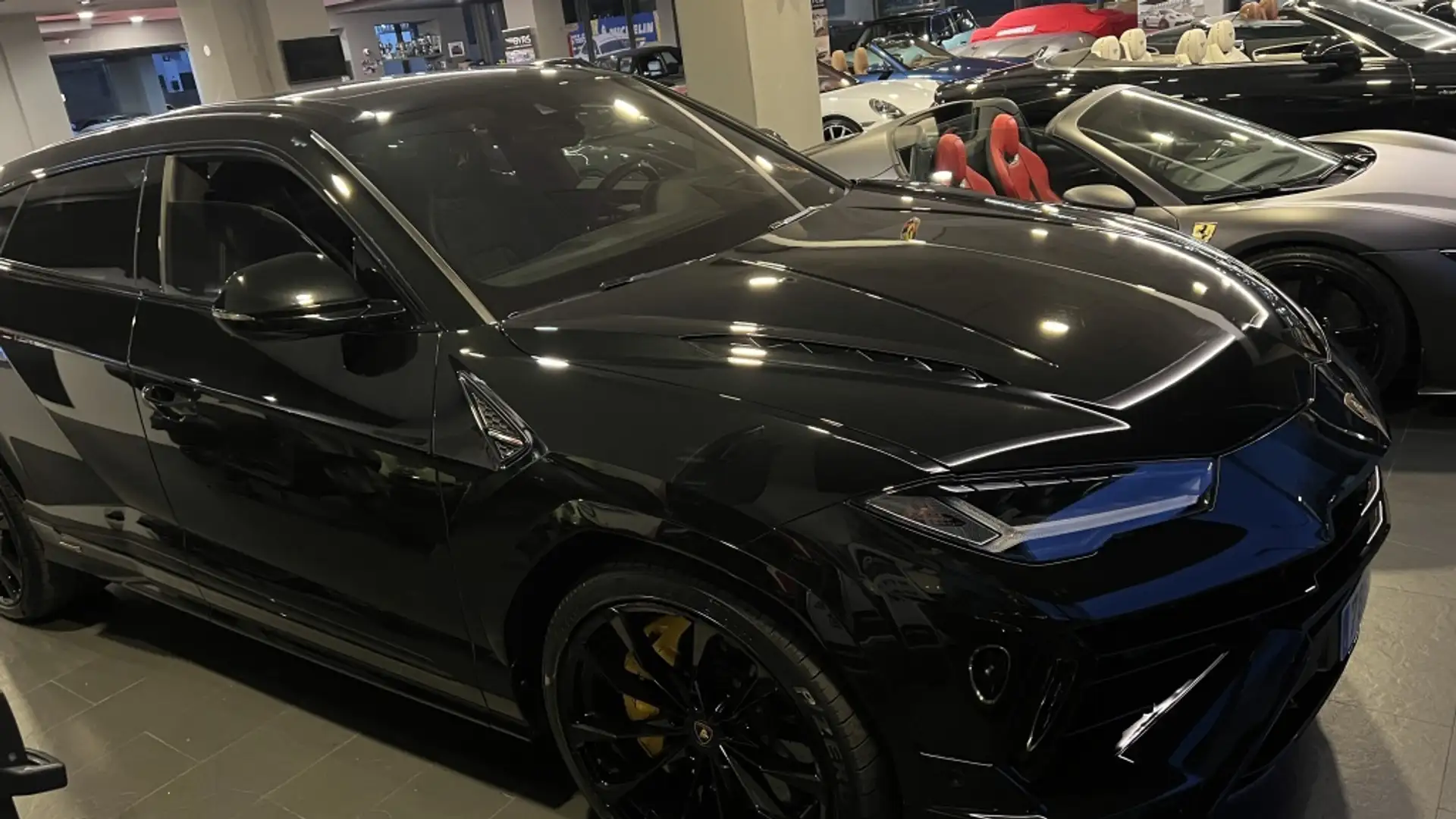 Lamborghini Urus SE Negro - 1