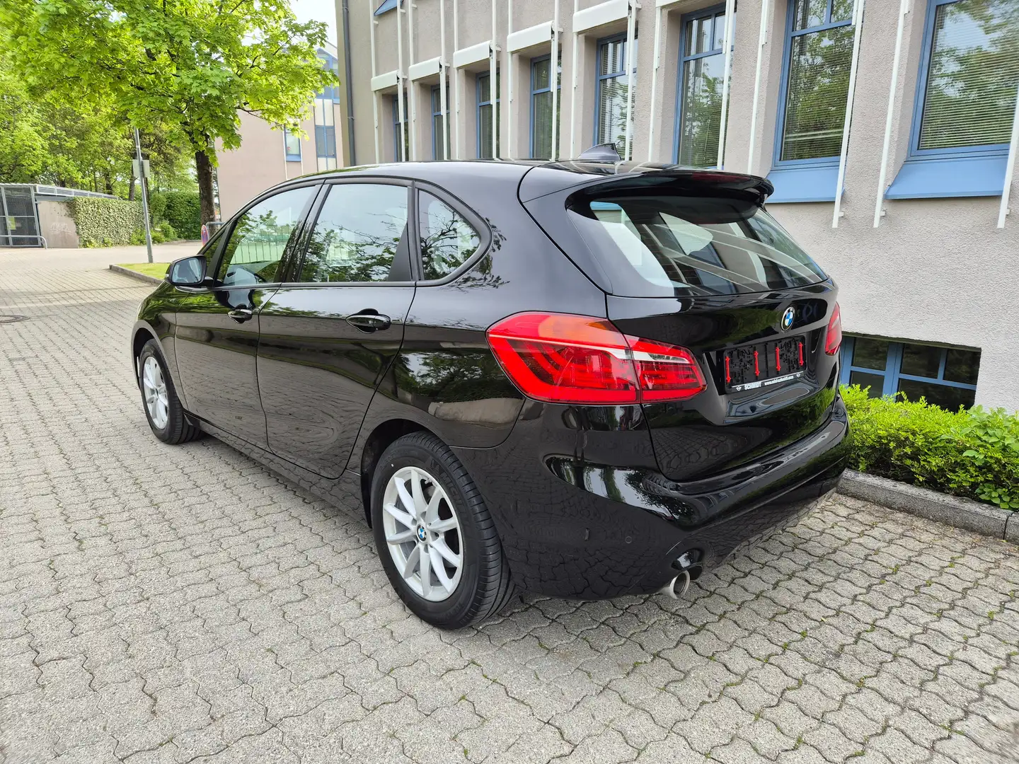 BMW 216 216 d Advantage Active Tourer *Navi-Sportsitze* Schwarz - 2