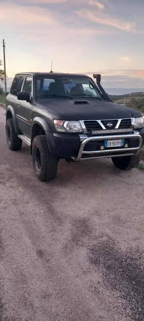 Nissan Patrol y61 3.0 TD Negru - 1