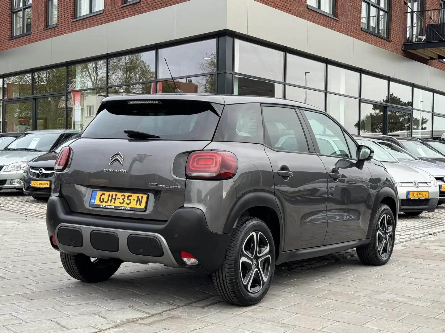 Citroen C3 Aircross Origin 1.2 PureTech You 110pk 6-versn. | PDC | App Grijs - 2