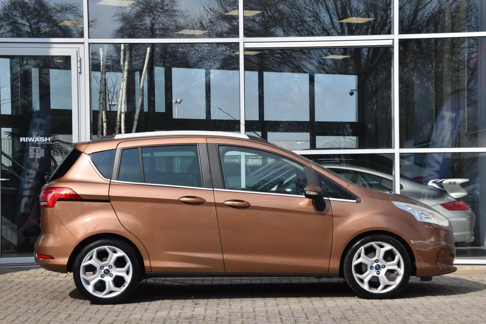 Ford B-Max 1.0 EcoBoost Titanium Airco Leder Pano. dak Trekha Bruin - 2