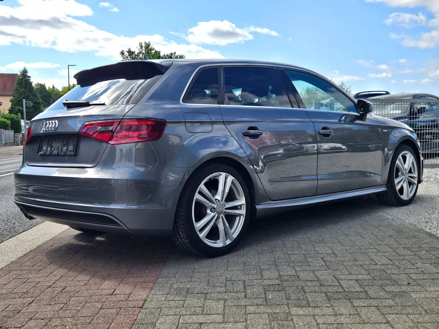 Audi A3 S line Sportpaket ultra Panorama Navi Leder Xenon Gris - 2