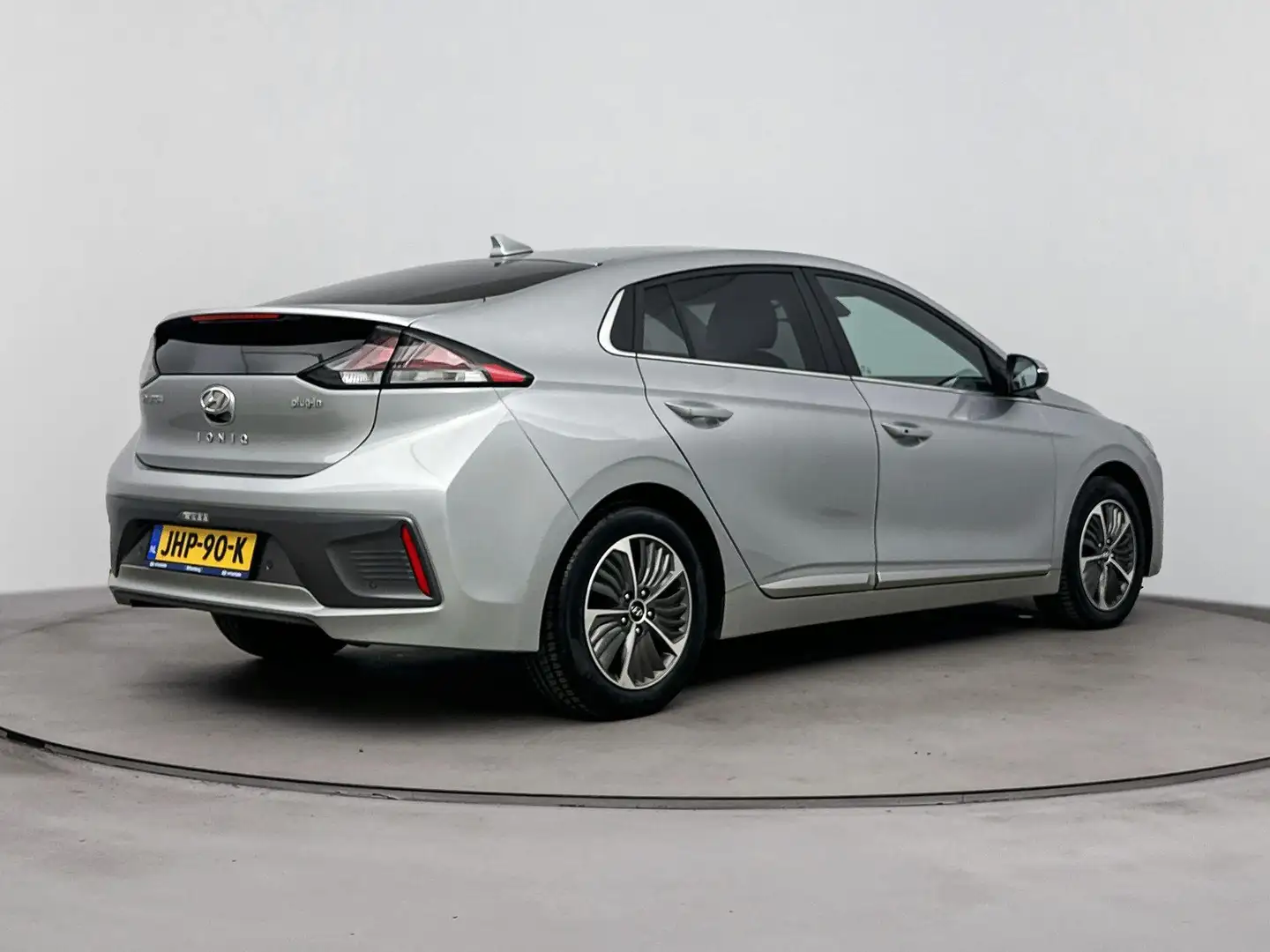 Hyundai IONIQ 1.6 GDi PHEV Premium | Schuifdak | Leer | Stoel + Grijs - 2