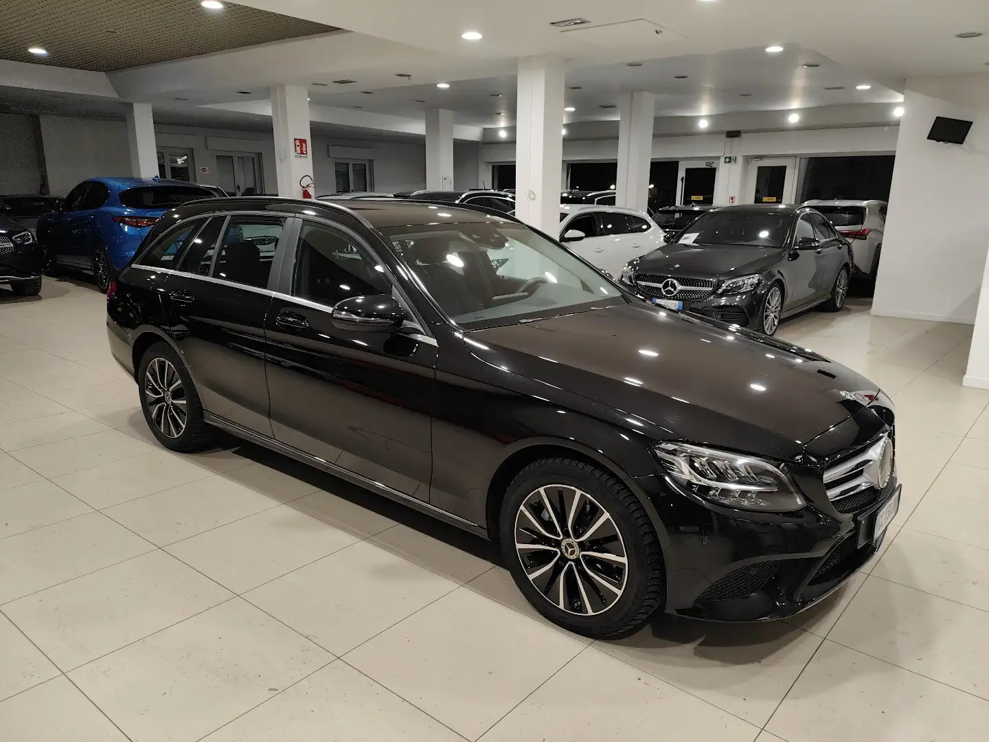Mercedes-Benz C 220 d 194cv SW 4Matic auto Navi FariLED Camera BLIS Nero - 2