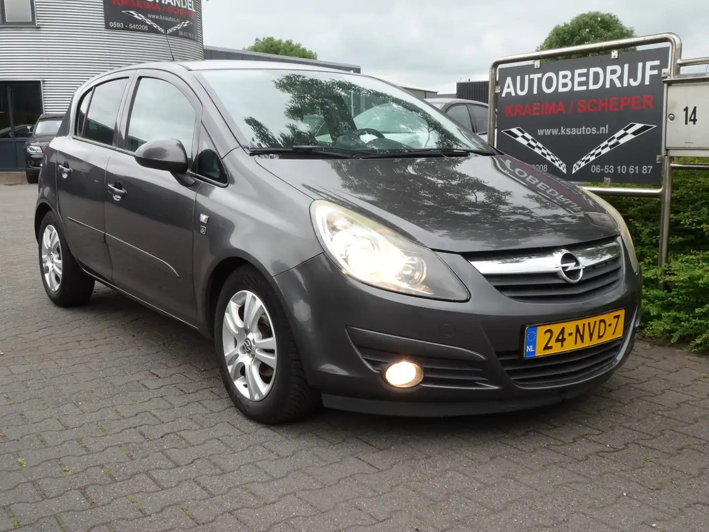 Opel Corsa 1.3 CDTi 5-Drs S/S '111' Edition Grijs - 1