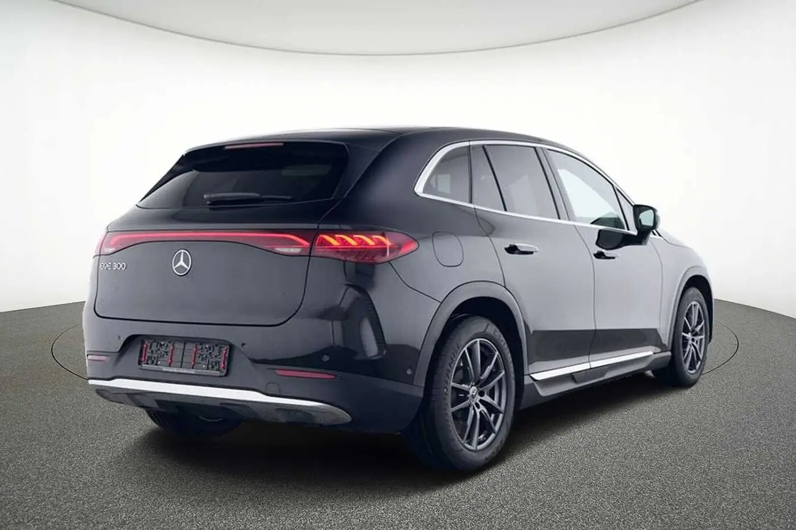 Mercedes-Benz EQE 300 SUV Fekete - 2