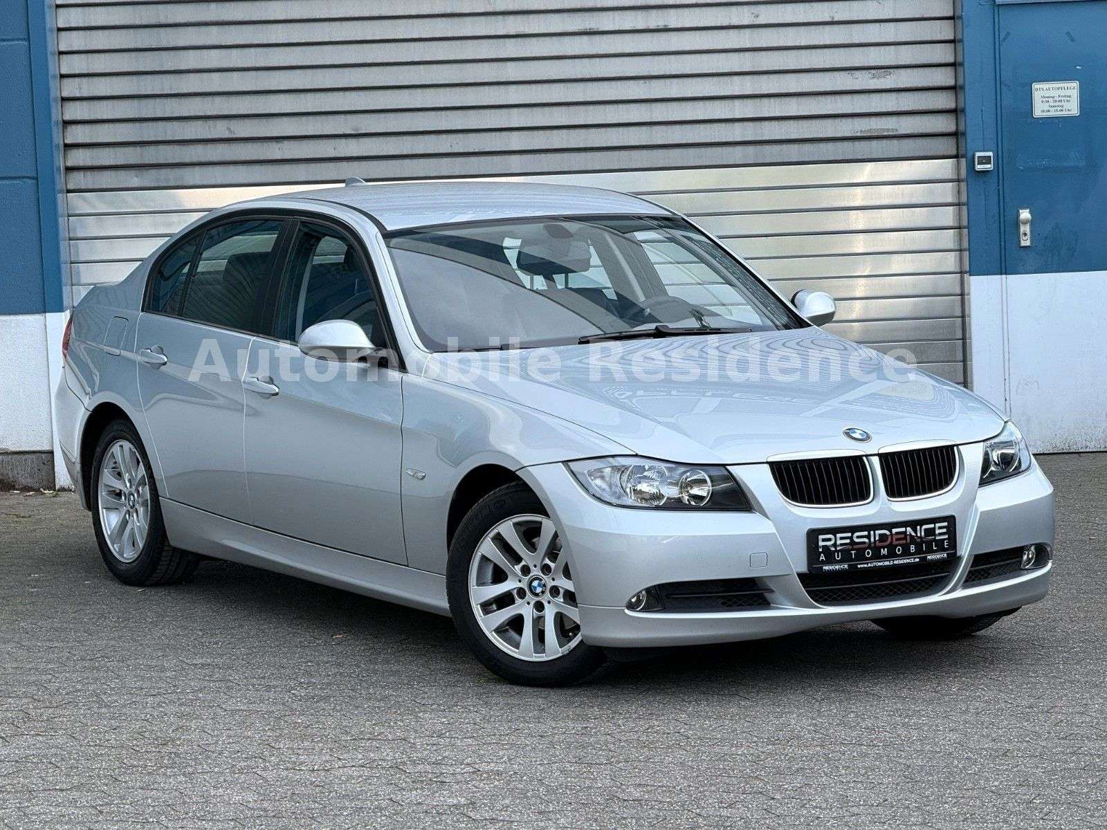 Second hand Bmw 3 Series 320