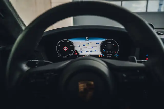 Porsche 911 view 12