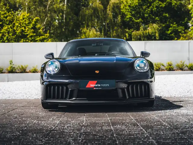 Porsche 911 view 2