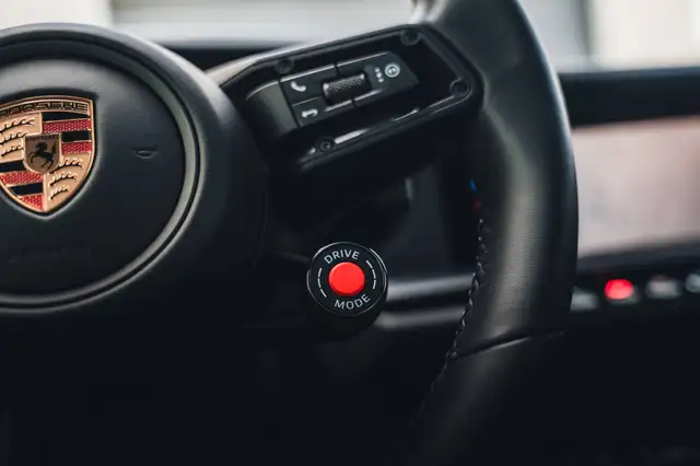 Porsche 911 view 14