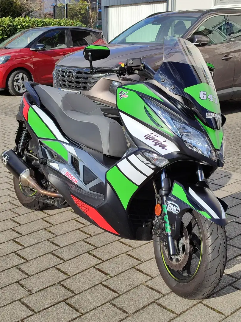 Kawasaki J300 Verde - 1