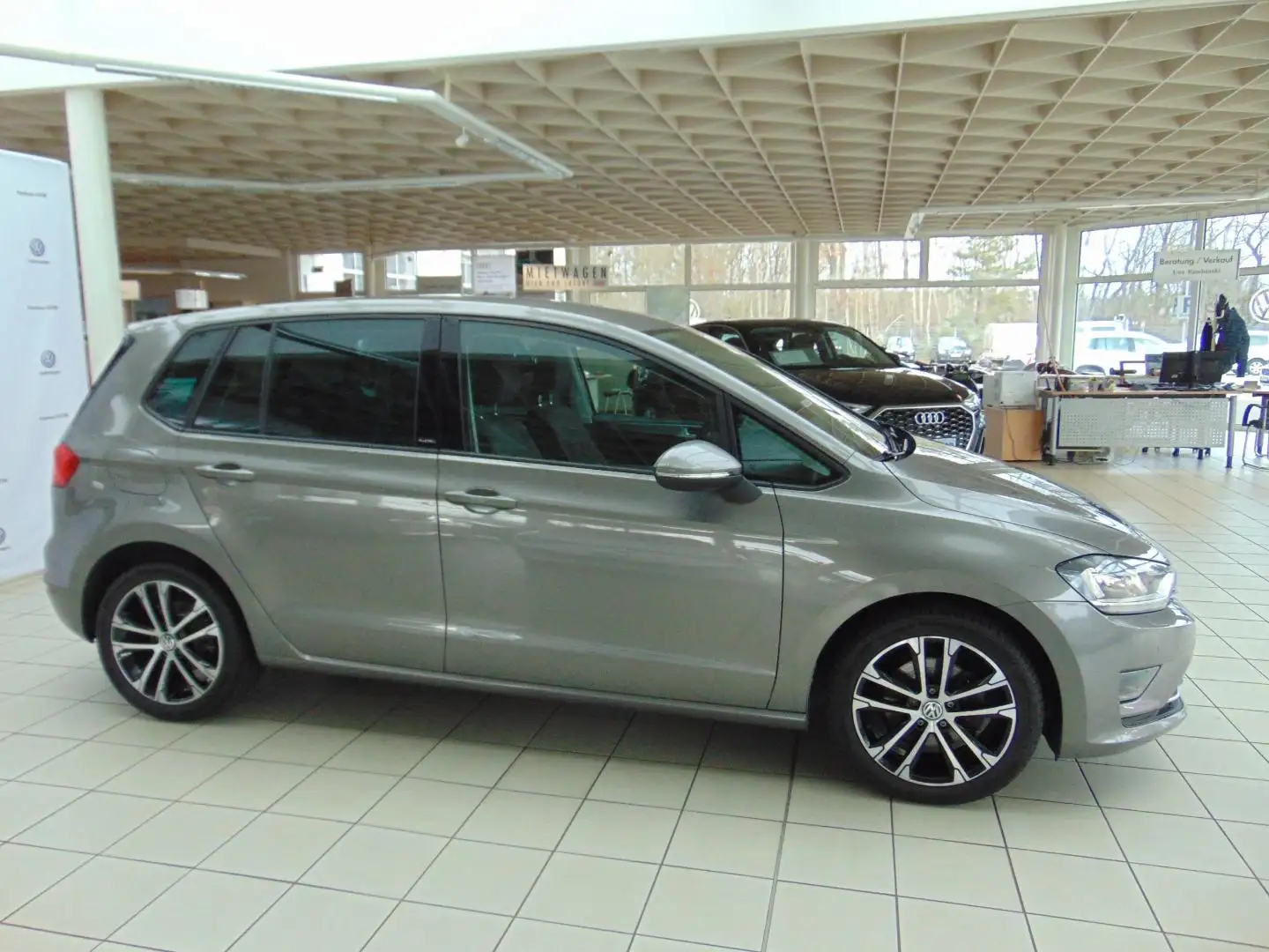 Volkswagen Golf Sportsvan Comfortline 1.4 TSI Gris - 1