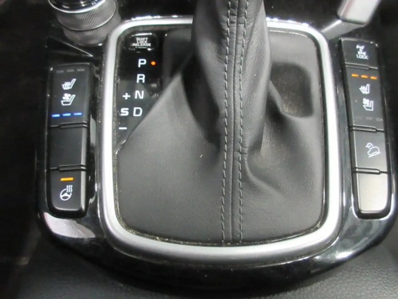 Kia Seltos снимка Kia Seltos